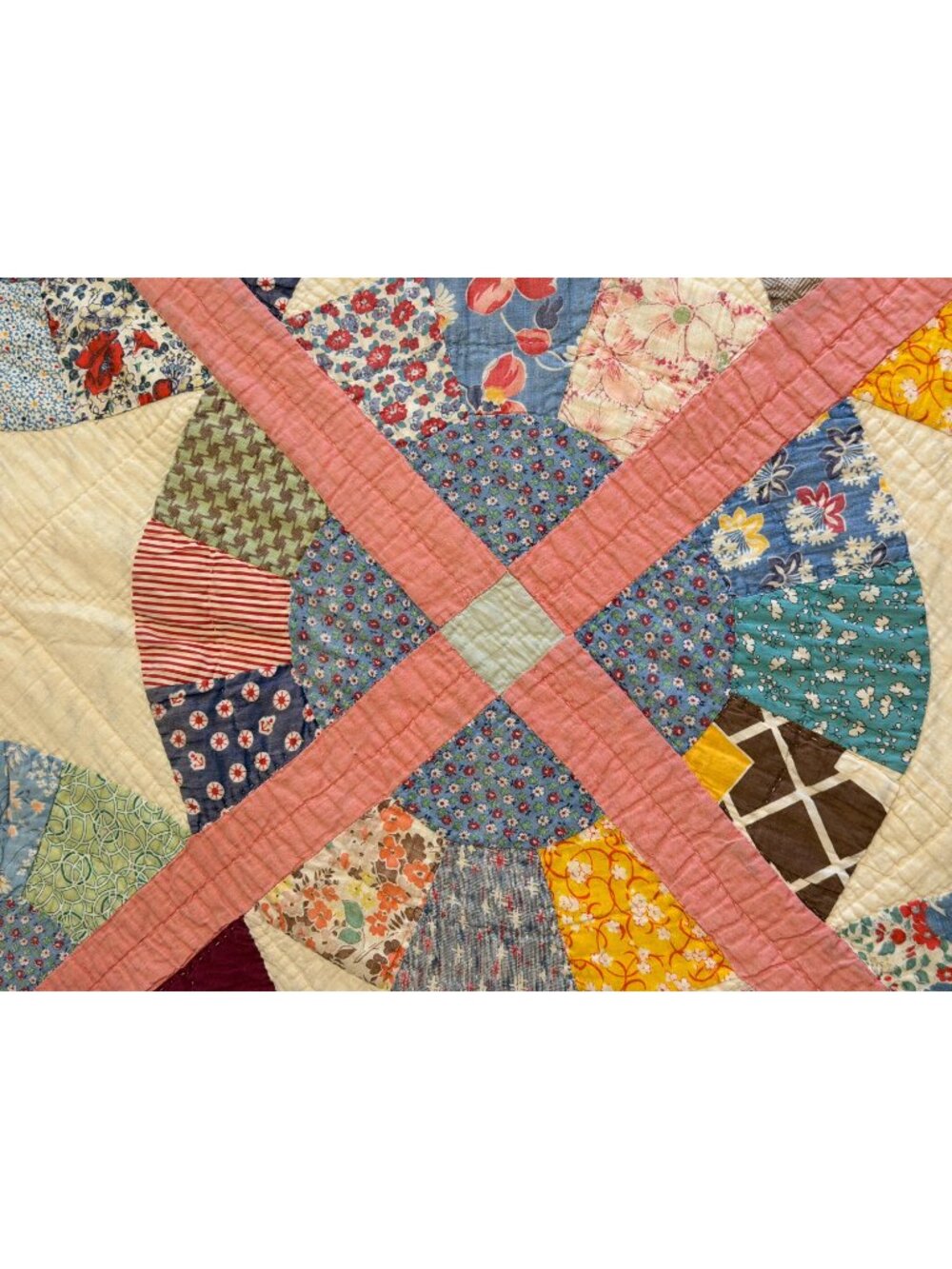 1940s vintage quilt with feedsack fabrics 75" x 76" Flowering Snowball pattern - Picture 4 of 16